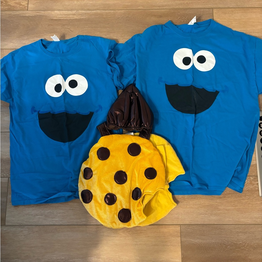 Pottery Barn Kids Blue Costume Set with Yellow Cookie